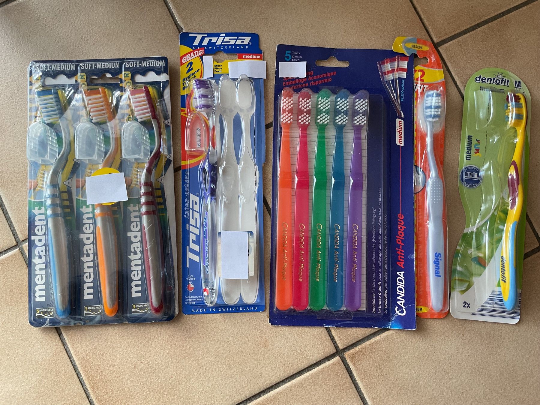 Cura dei denti: Brosses à dent neuves, 11 pièces – Nuovo e nell'imballaggio originale da Icogne venduto da Juka