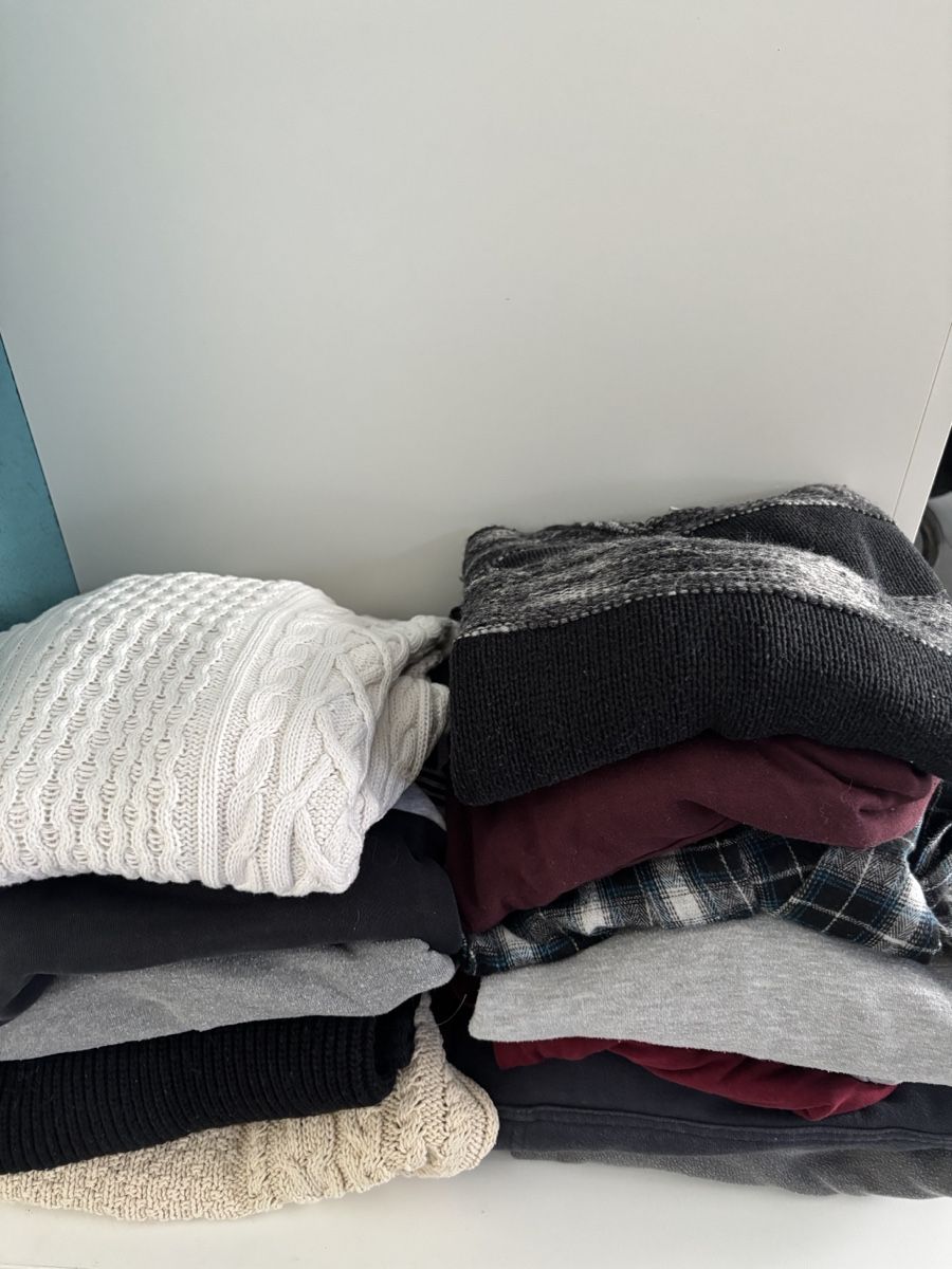 Kleiderpakete: Diverse Pullover und Strickwaren – Gebraucht aus Uttwil von Elexir