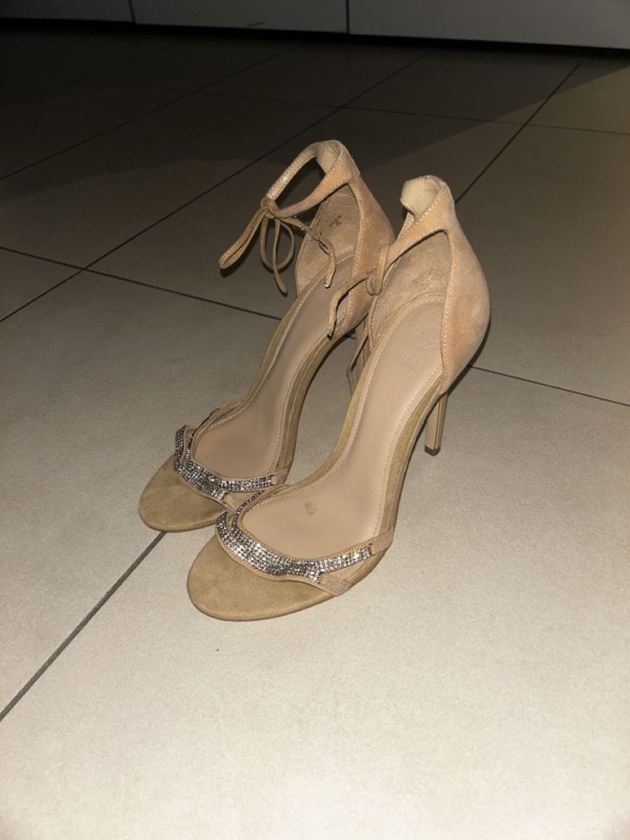 Guess Scarpe da donna: Guess Absatzschuhe mit Strasssteinen – Usato da Horw venduto da just_one_haru