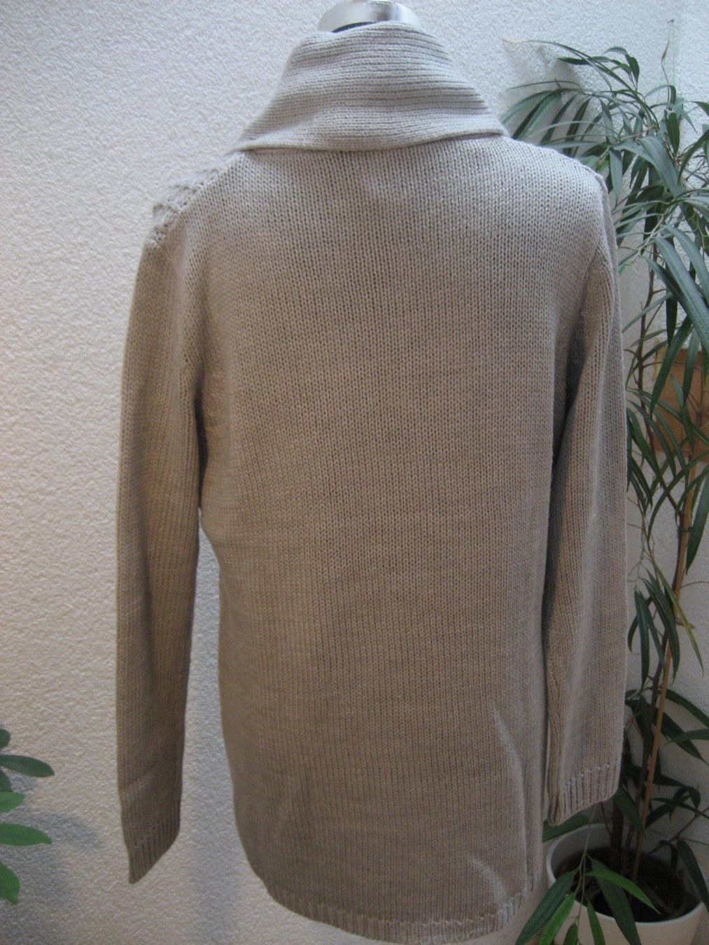 Maglioni & Felpe: Jaquette taille L Bluhmod, neuve – Nuovo e nell'imballaggio originale da Delémont venduto da marryb 4