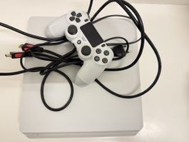  PS 4 Konsole mit Controller
