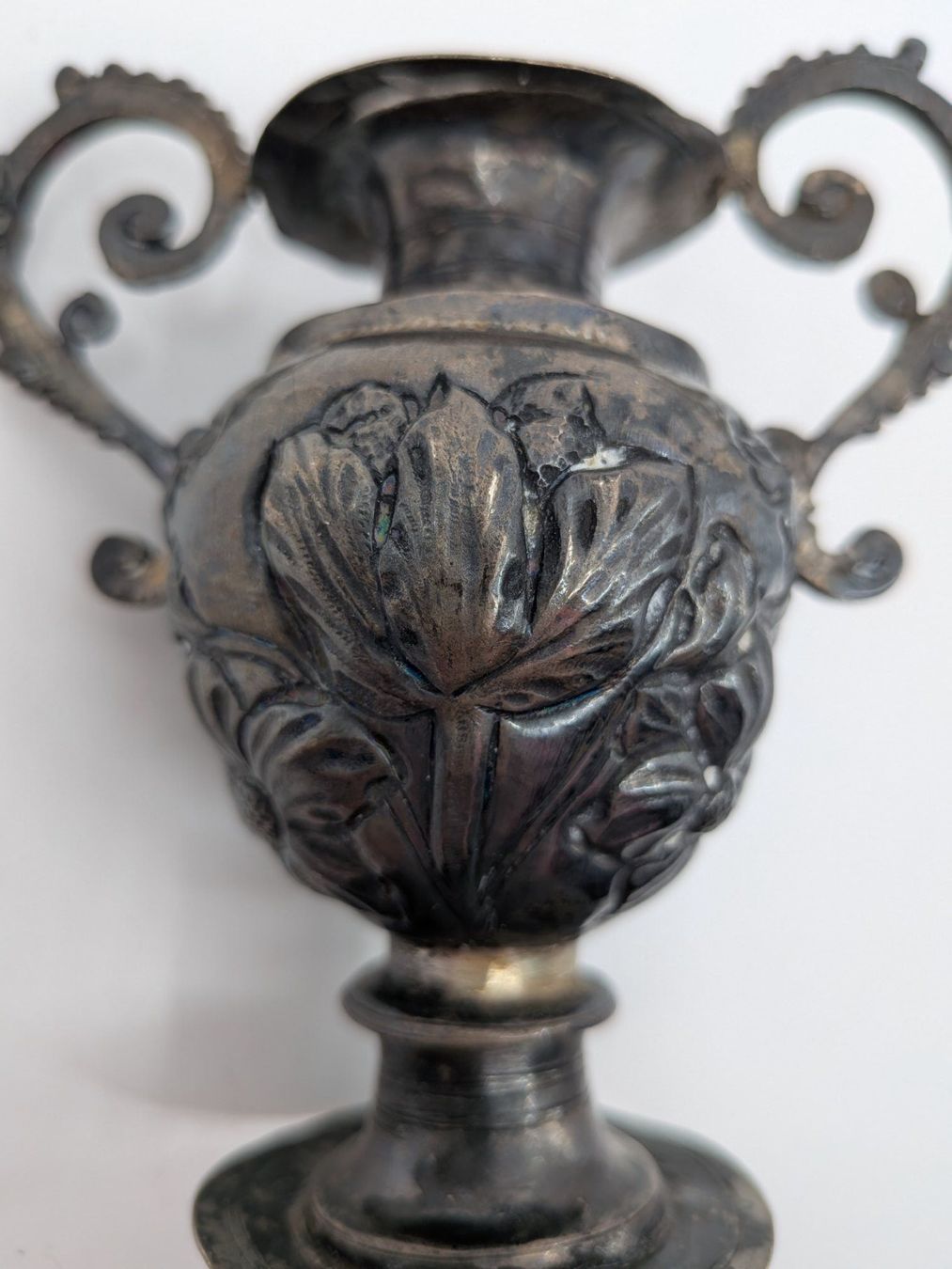 Vase & Récipients: Kleine Vase Silber oder versilbert – D'occasion à Emmen par magelan 1