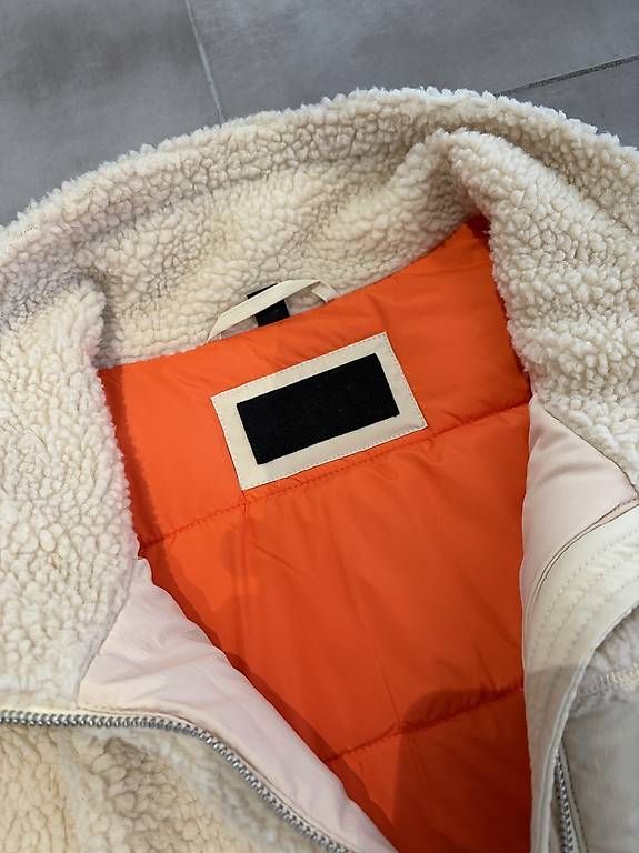 Giacche: Espirit Teddy Jacke Beige Creme L – Usato da Messen venduto da Schwueen 2