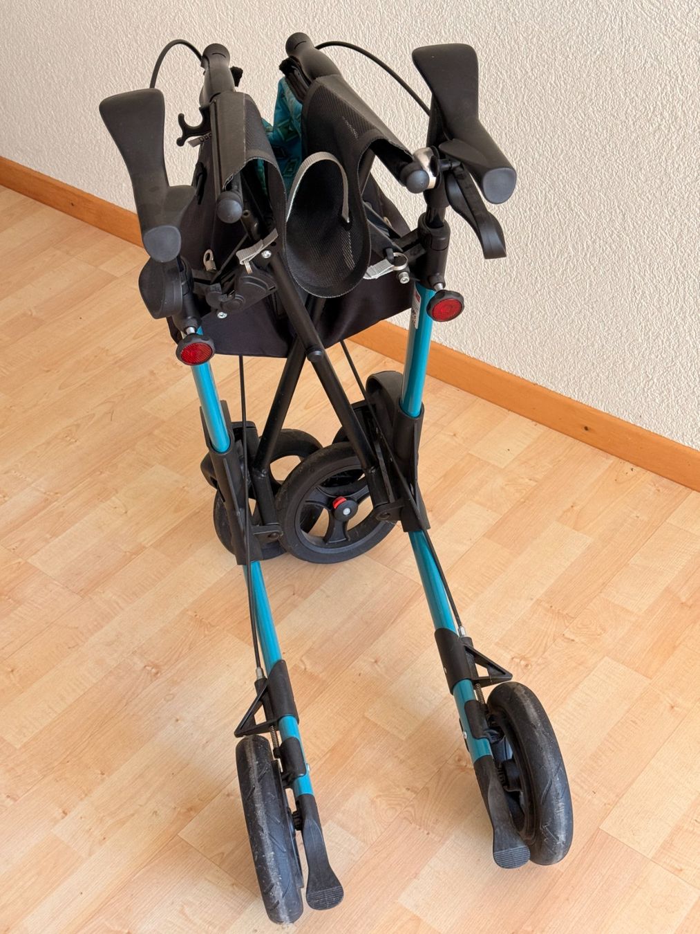 Gehhilfen: TOPRO Troja Rollator tadelloser Zustand – Gebraucht aus Biel/Bienne von Sowiesose 4