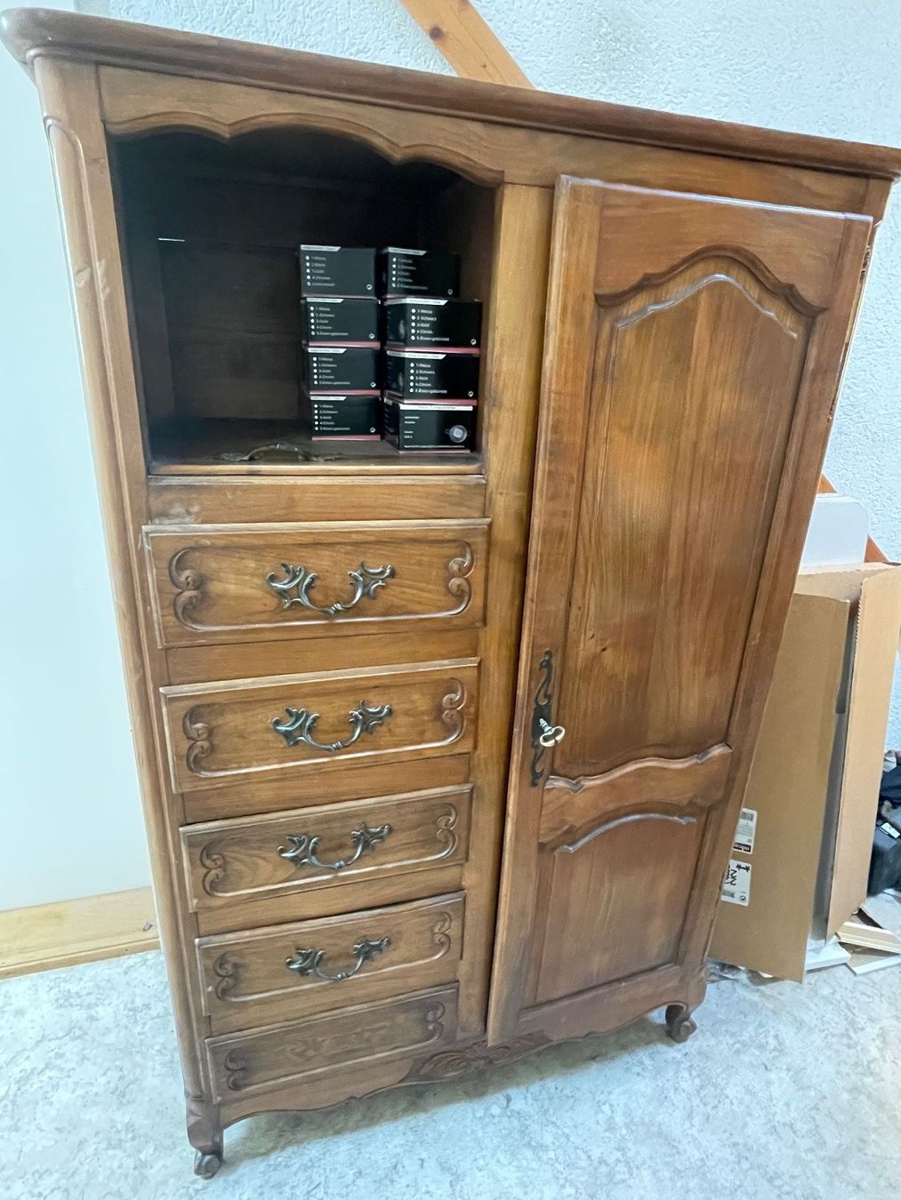 Armadi: Schöner antiker Schrank – Usato da Volketswil venduto da rubin74 1