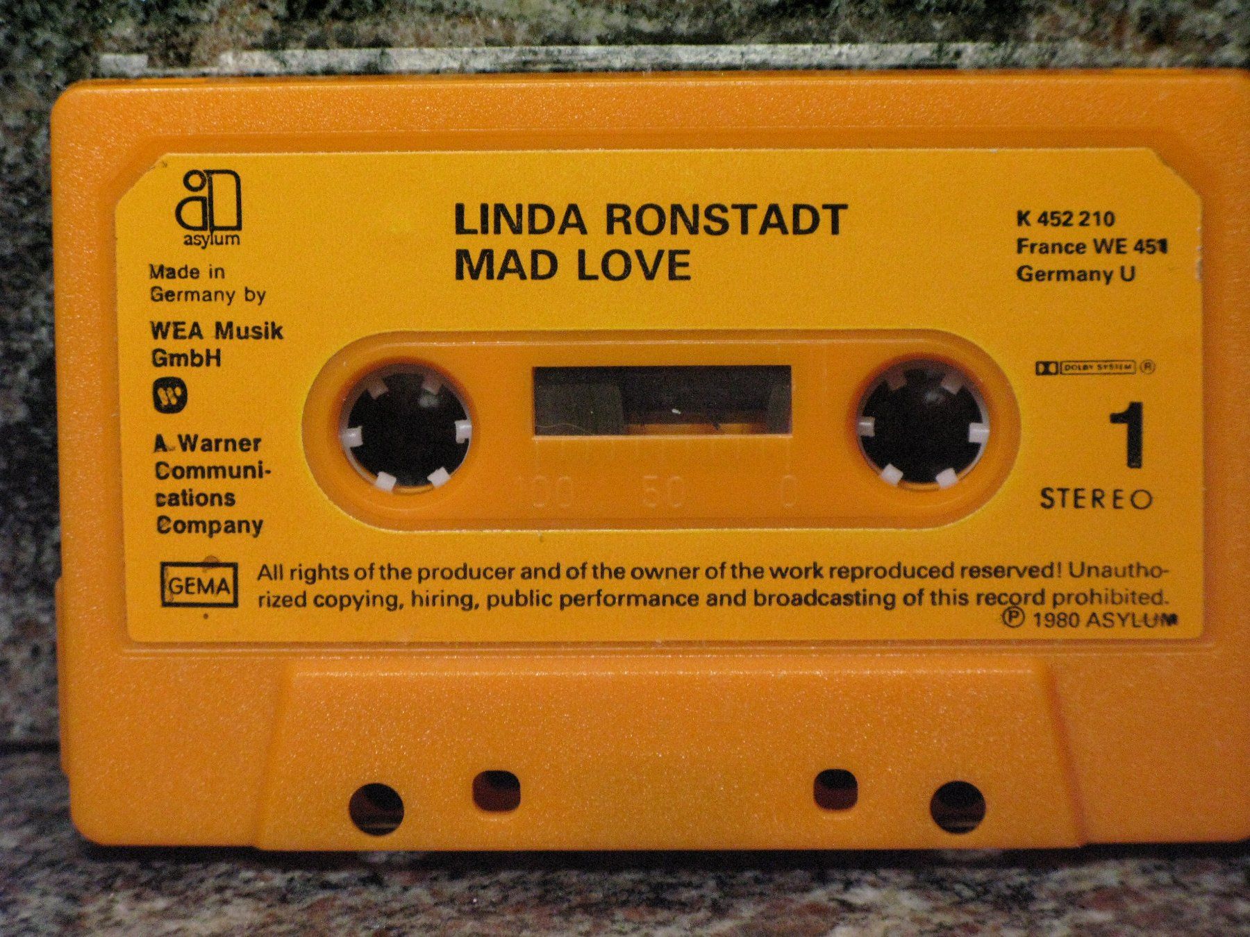 Musicassette: LINDA  RONSTADT   Mad  Love – Usato da Langnau i. E. venduto da gf2_29jt 3
