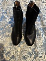 Leather ankle boots s. 36