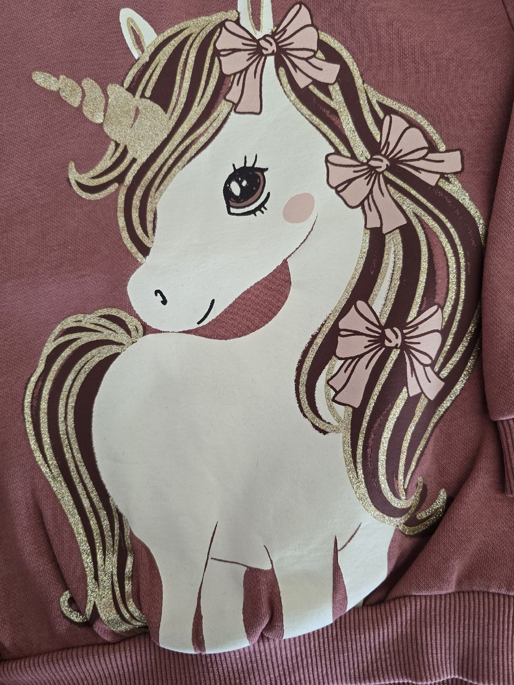 C&A Pulls et sweat-shirts: Mädchen Pullover Einhorn Grösse 110 C&A – D'occasion à Unterentfelden par Panda-87 1