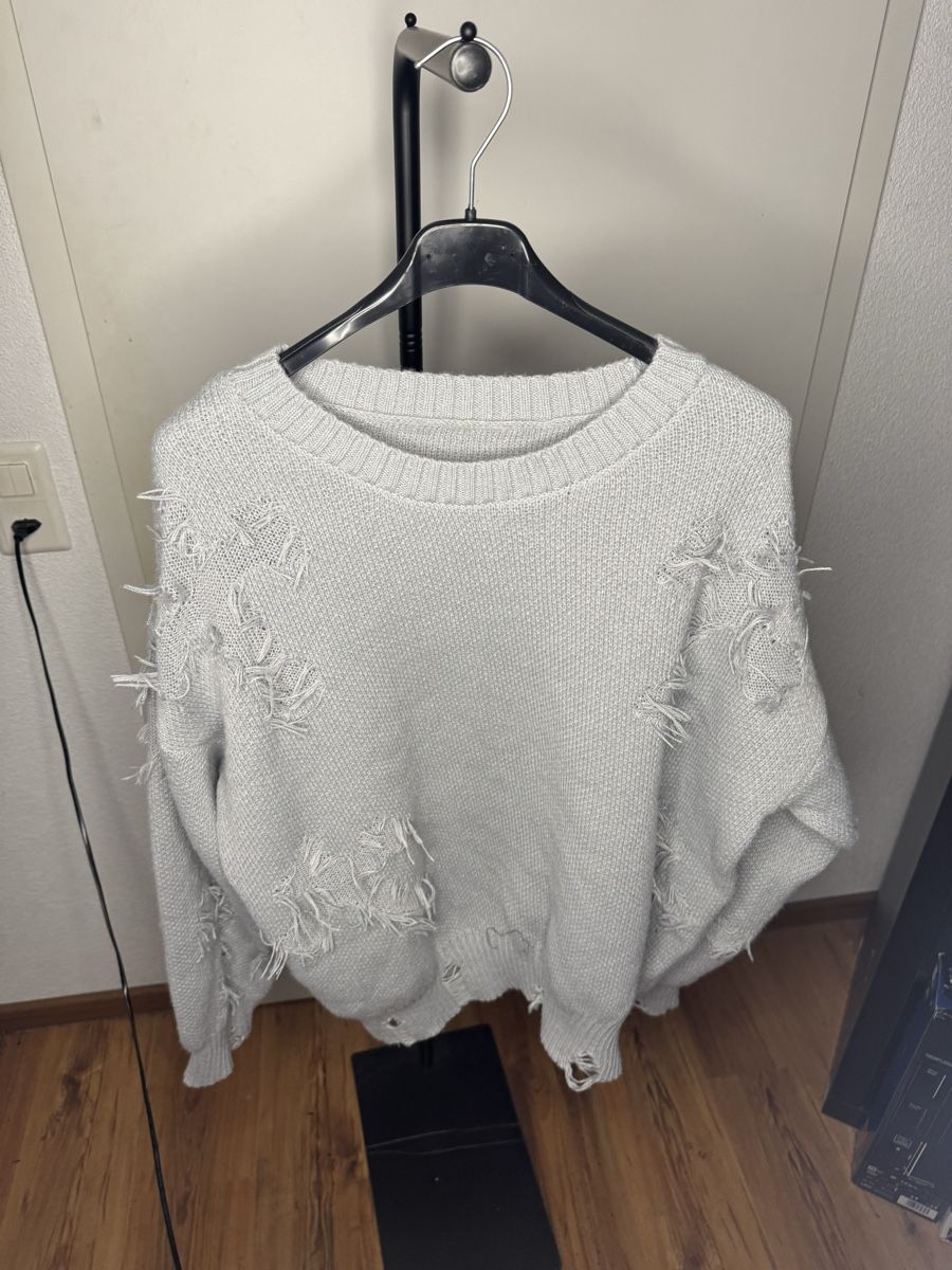 Pullover & Sweatshirts: Destroyed Strickpullover Grau Oversize Streetwear – Neu (gemäss Beschreibung) aus Niederrohrdorf von Joel.S01