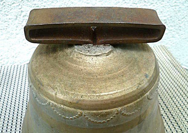 Cloches & sonnailles: Antike Kuhglocke aus Bronze – D'occasion à Effretikon par Heimstudio 4