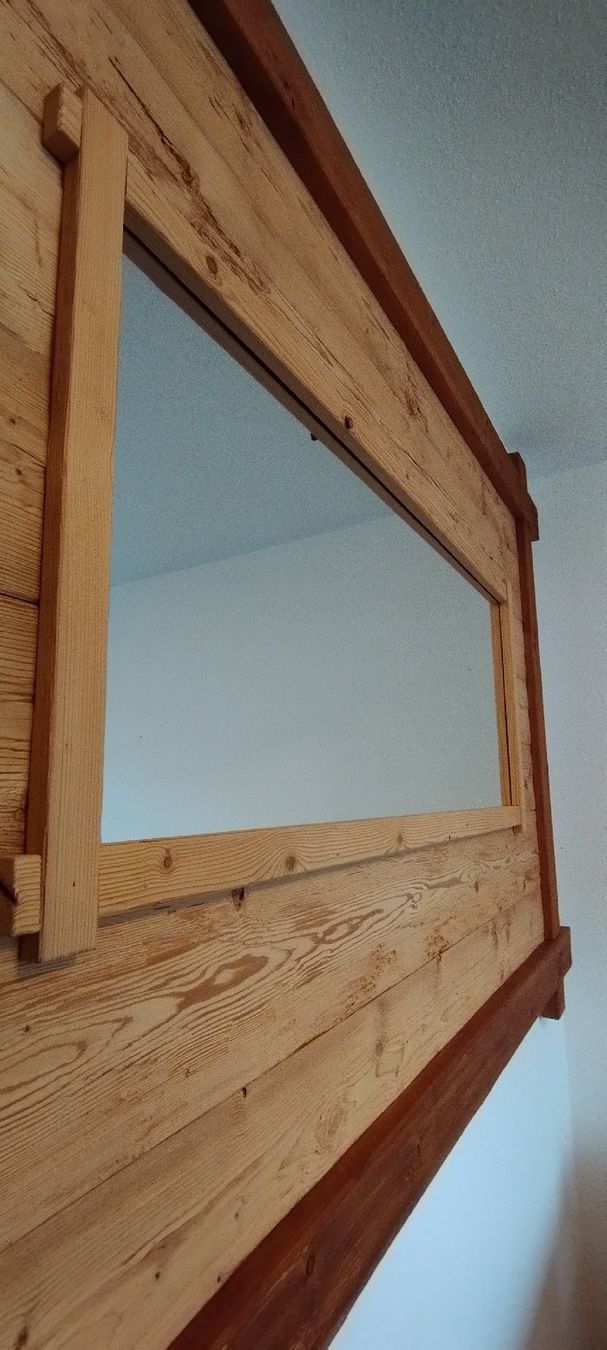Specchi: Rustikaler Spiegel mit Holzrahmen - Einzigartiges Design! – Nuovo e nell'imballaggio originale da Jonschwil venduto da BrunnerHandwerk 1