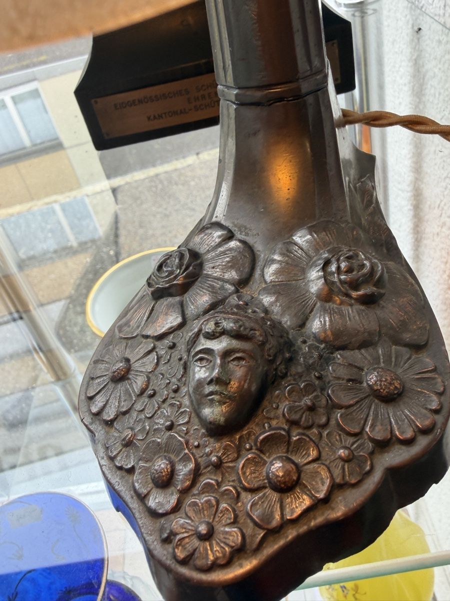 Lampade: Jugendstil Tischlampe mit dekorativem Glasschirm  – Usato da Andermatt venduto da Diadiusdiana 5