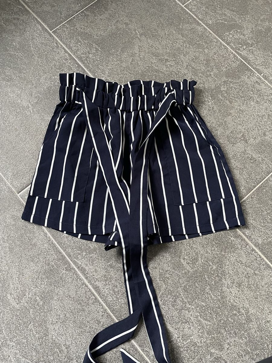 Hosen: Kurze gestreifte Hose – Neu (gemäss Beschreibung) aus Böttstein von nco_gbz9