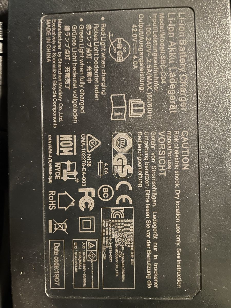 Specialized Caricabatterie: Specialized E-Bike Ladegerät mit originalem Case – Nuovo (secondo la descrizione) da Häuslenen venduto da jus_h7xt 2