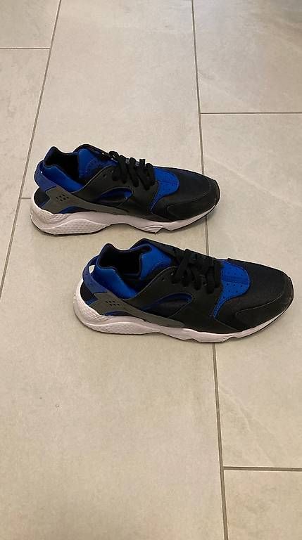 Scarpe da uomo: Chaussure Nike Air Huarache – Usato da Châtelaine venduto da fla_nk2q