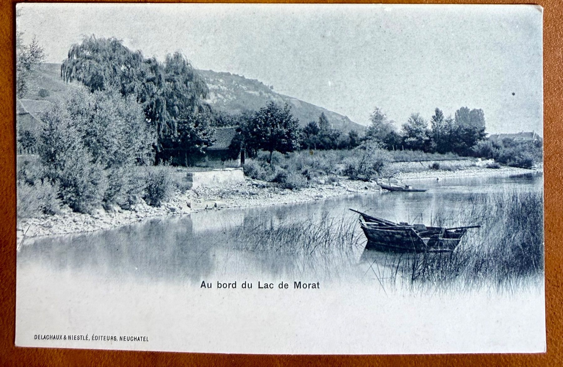 Cartoline postali: Morat - Barque au bord du Lac de Morat – Usato da Lutry venduto da Ediego