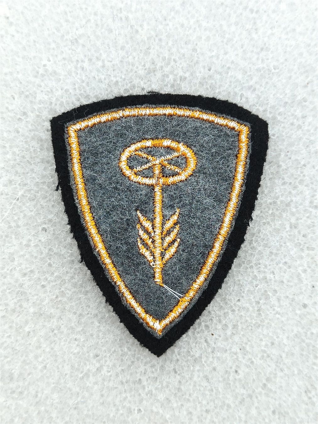 Placchette & Badge: Abzeichen Motorfahrer Ord. 95 Variante 5 – Usato da Bauma venduto da SwissMilitaria 1