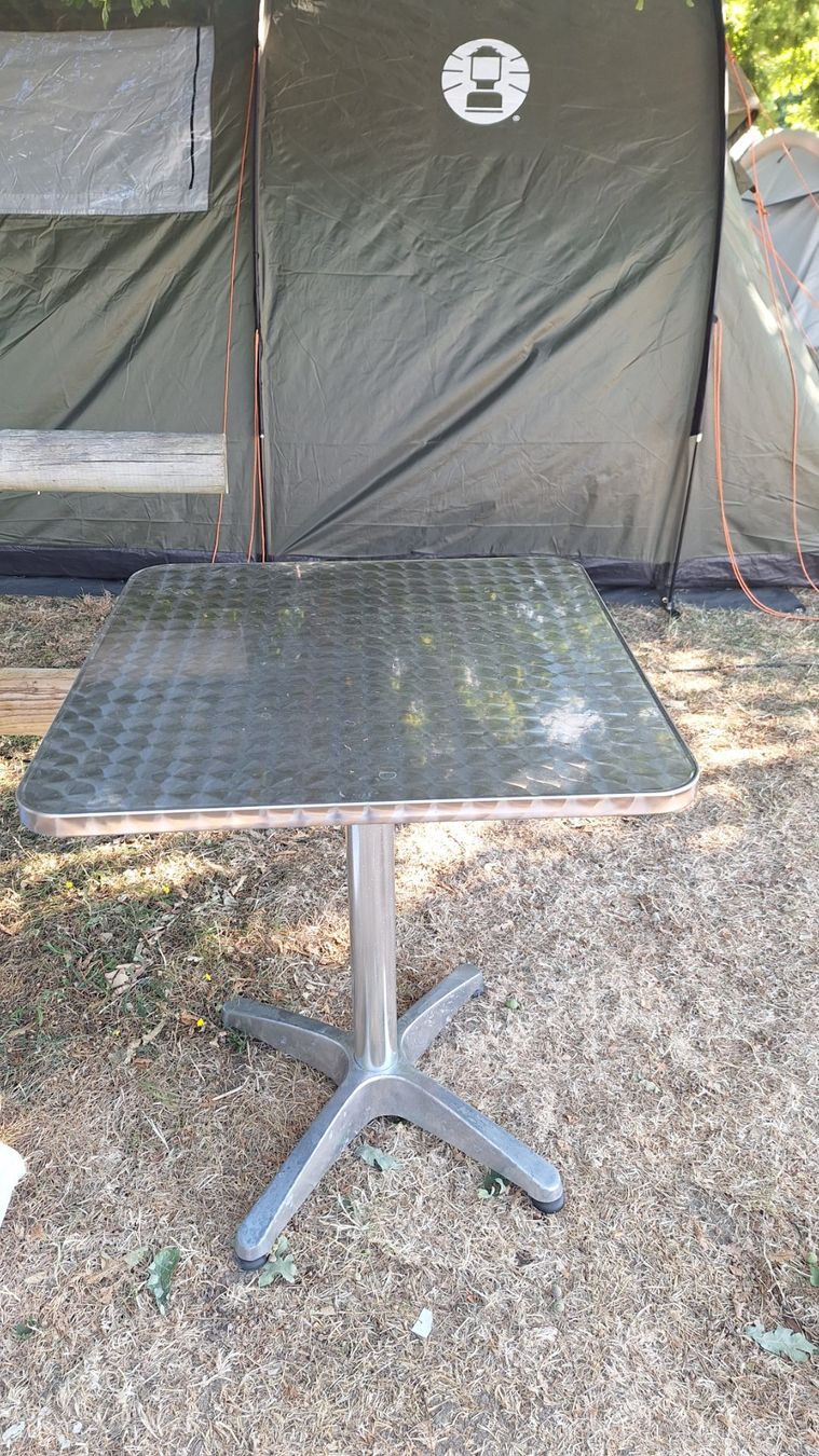 Tische: Klappbar Tisch – Gebraucht aus Rickenbach SO von hegyc
