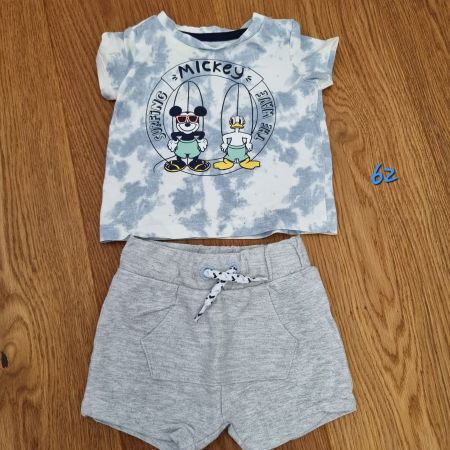 Kleinkinder Set T-Shirt Shorts Mickey Grösse 62 guter Zus...