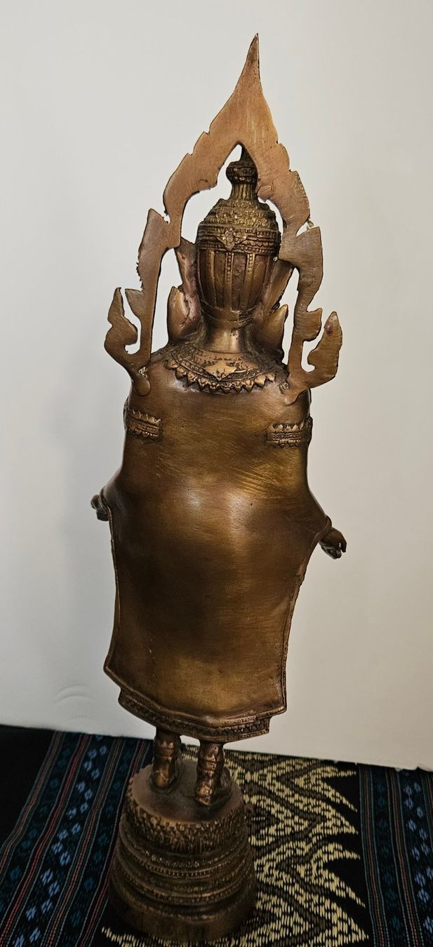 Statuette: Bronze ancien Thai deesse. 40cm – Usato da Vernier venduto da 19pigments 2