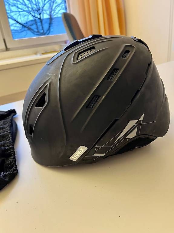 Uvex Helme: Skihelm, wenig getragen, Marke UVEX – Gebraucht aus Härkingen von Tina4616 3