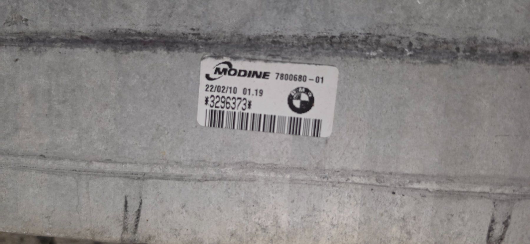 BMW Toutes les pièces auto: Ladeluftkühler BMW e93 330d – D'occasion à Jonen par Virus-Cumprar 5