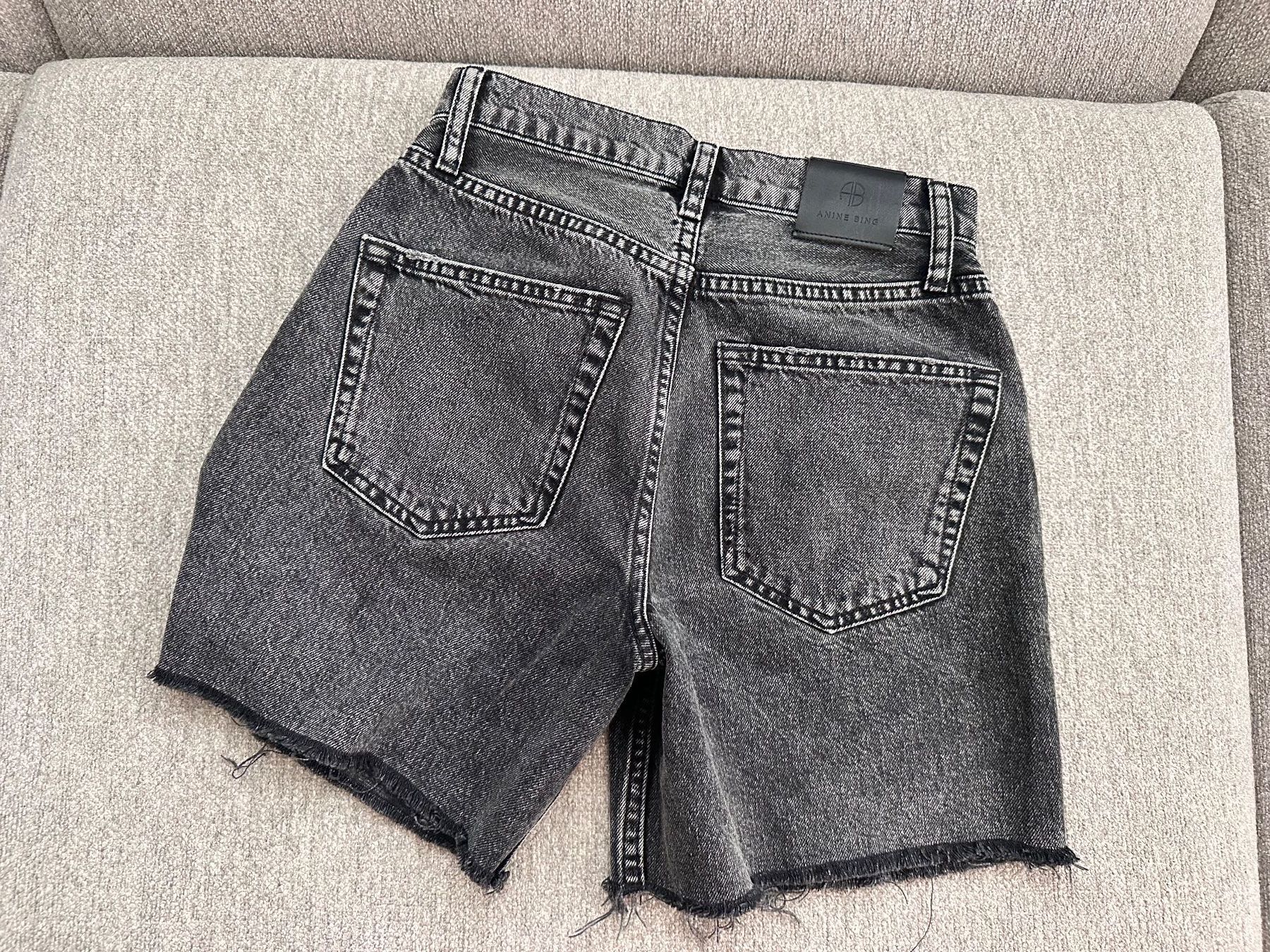Anine Bing Jeans: Anine Bing  Shorts – Usato da Aeugstertal venduto da Stella2503 1
