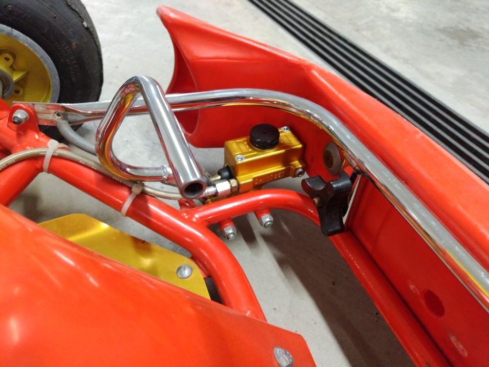 Swiss Hutless Karts: Renn Go-Kart "Swiss Hutless" Super-Mini guter Zustand – D'occasion à Titterten par Andfisc 2