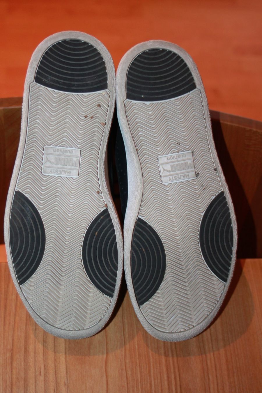 Puma Scarpe da uomo: schwarze Leder Sneakers Puma 40.5 – Usato da Wenslingen venduto da Strick4Alpaca 2