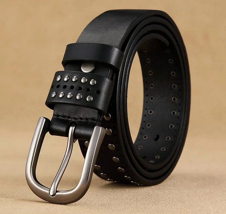 Cinture: Schwarz PU Ledergürtel mit Nietenau – Nuovo e nell'imballaggio originale da Lausanne venduto da FASHION-WORLD-SHOP 2