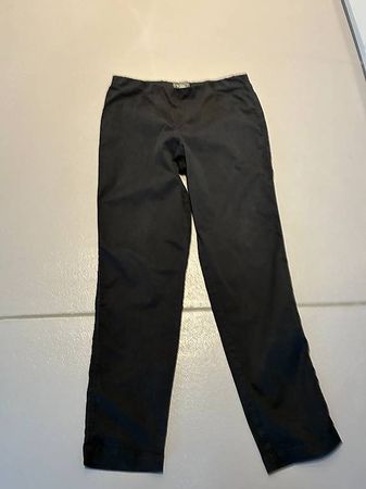 Schwarze Oska Hose in der Grösse 3