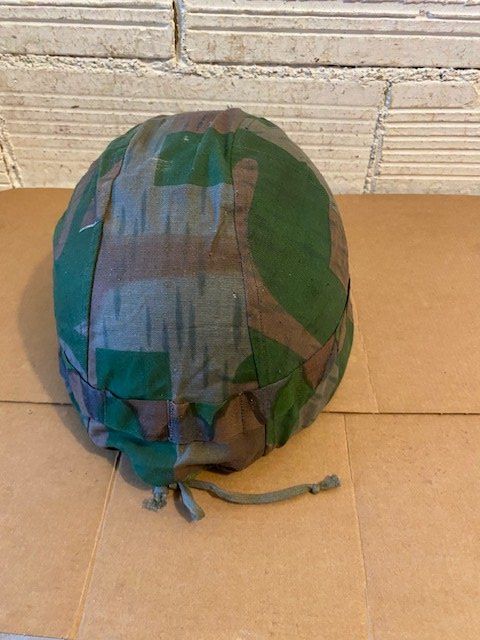Schweizer Armee Uniformi & Effetti personali: MILITÄRHELM M71 MIT TAZ ÜBERZUG – Usato da Chur venduto da silbermon 2
