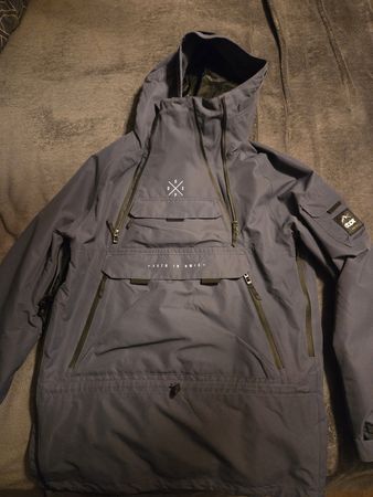 Dope Winter Jacke + Hose, Grösse L, Top Zustand!