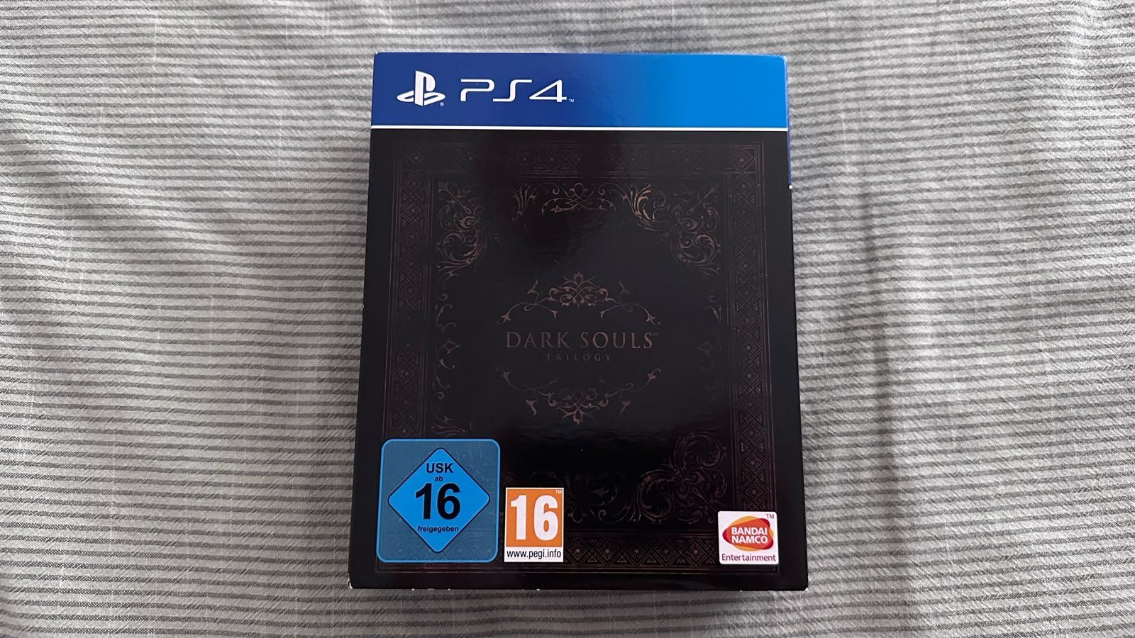 Spiele: Dark Souls Trilogy PS4 – Gebraucht aus Neuhausen von druivo
