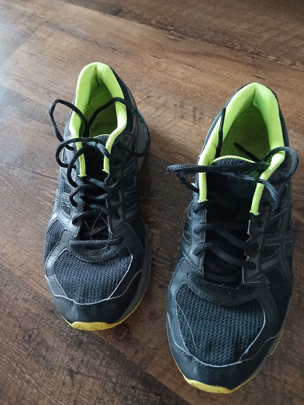 Scarpe da uomo: Turnschuhe Grösse 43, Schwarz,  – Usato da Wauwil venduto da huber-schmid