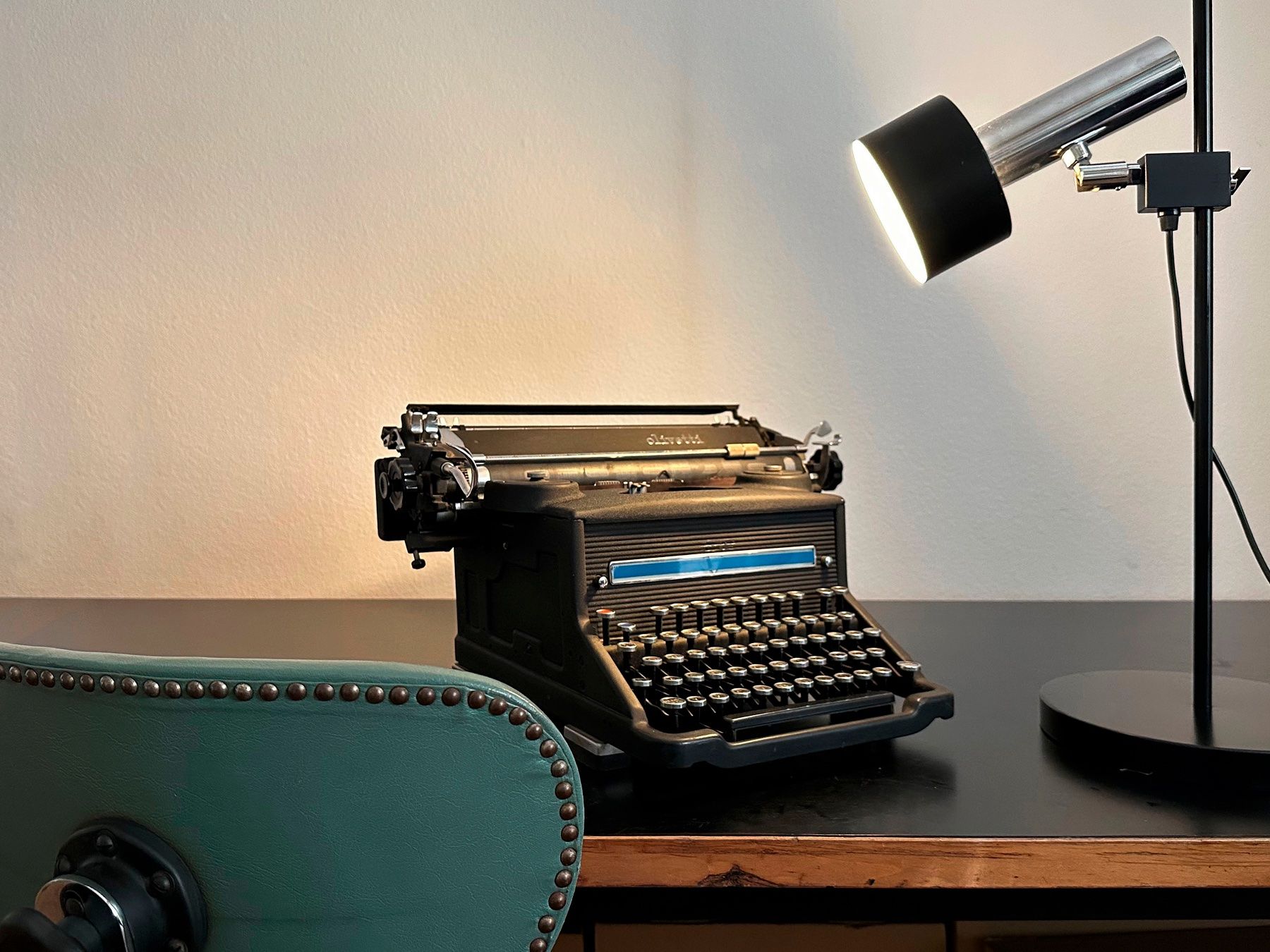 Olivetti Schreibmaschinen: Olivetti M40/3 Schreibmaschine – Gebraucht aus Zürich von Einzelheiten