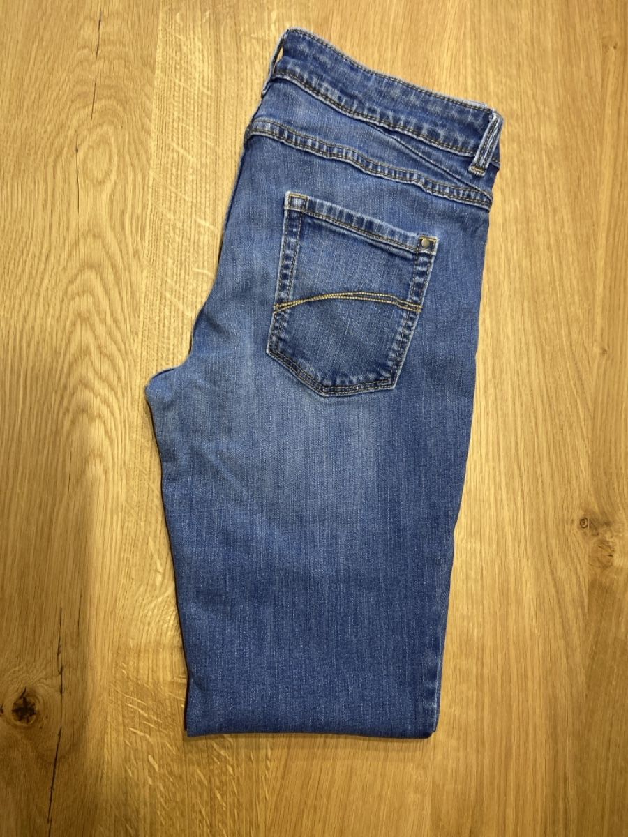 C&A Jeans: C&A Jeans blau Gr.36 – Usato da Arth venduto da ssu_8v2j 2