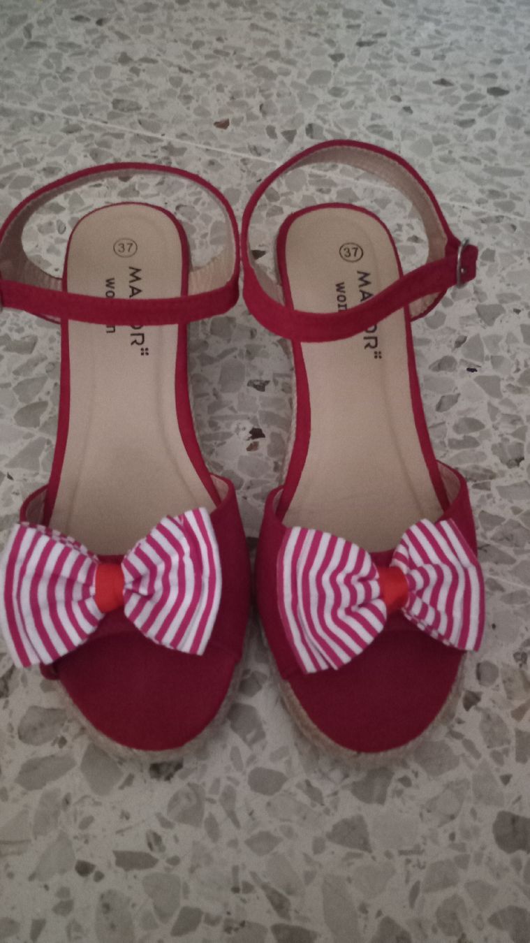Scarpe da donna: Sandales compensées rouges Manor, taille 37, comme neuves! – Usato da Meyrin venduto da pamanic