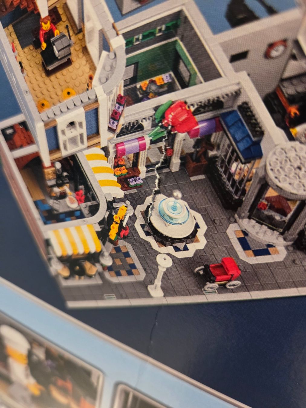Lego Kit di costruzioni: Lego Creator Expert 10255 Assembly Square Neu – Nuovo e nell'imballaggio originale da Rüttenen venduto da Loier0 4