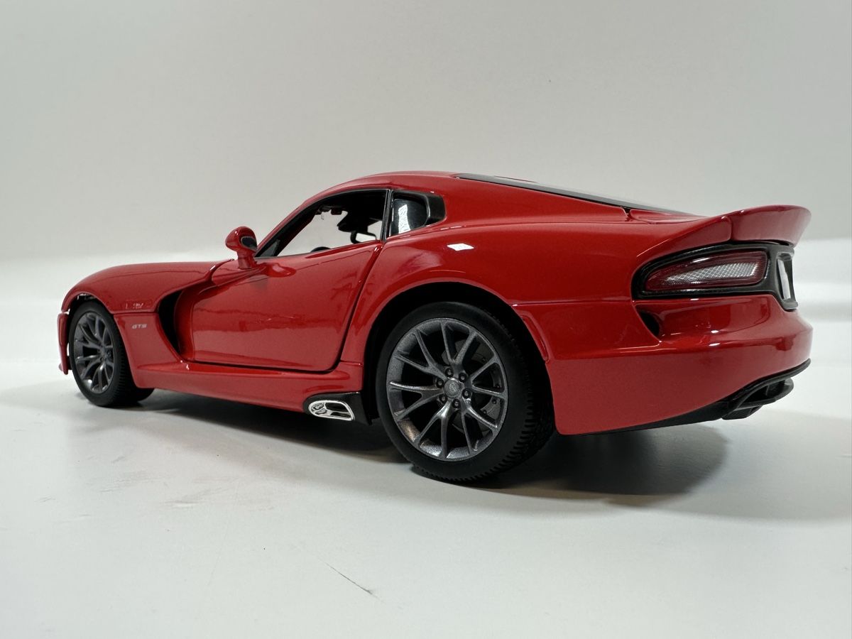 Maisto Modellautos: Dodge Viper SRT GTS 1:18, rot, MAISTO – Gebraucht aus Zofingen von rf9_x2xt 3