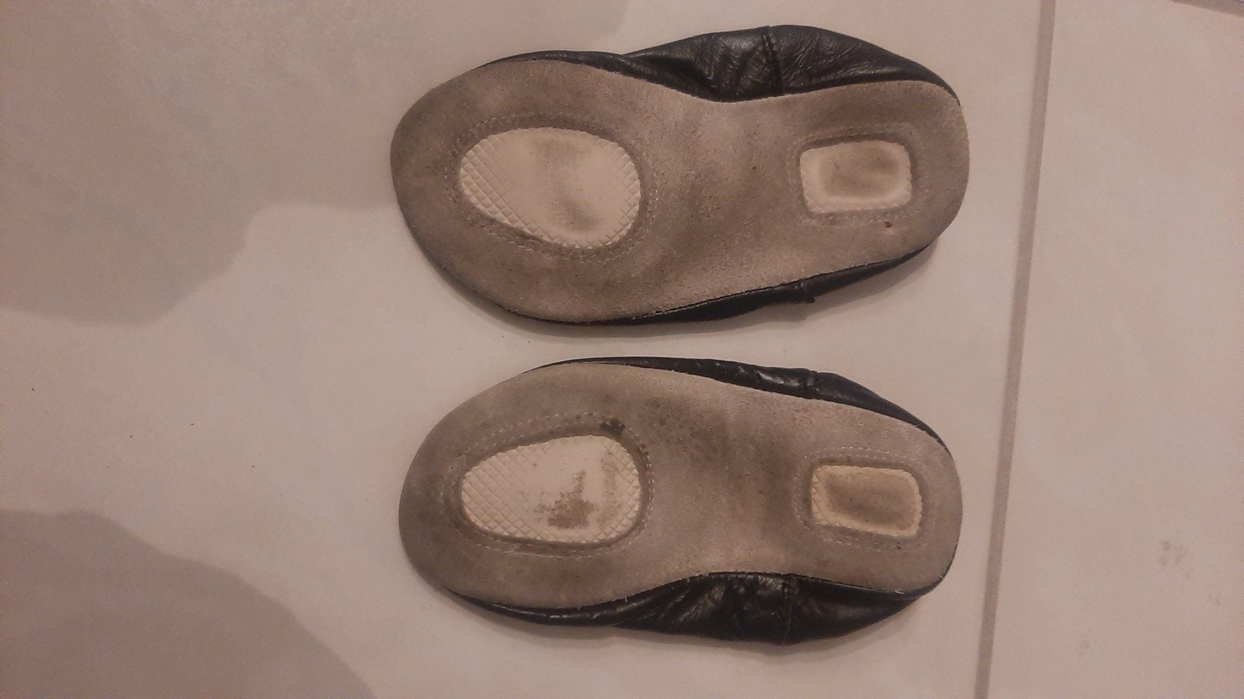 Scarpe per ragazzi: K..121) Geräteturnschuhe Grätschüeli Gr. 26 – Usato da Wil SG venduto da AmandaCreations 1