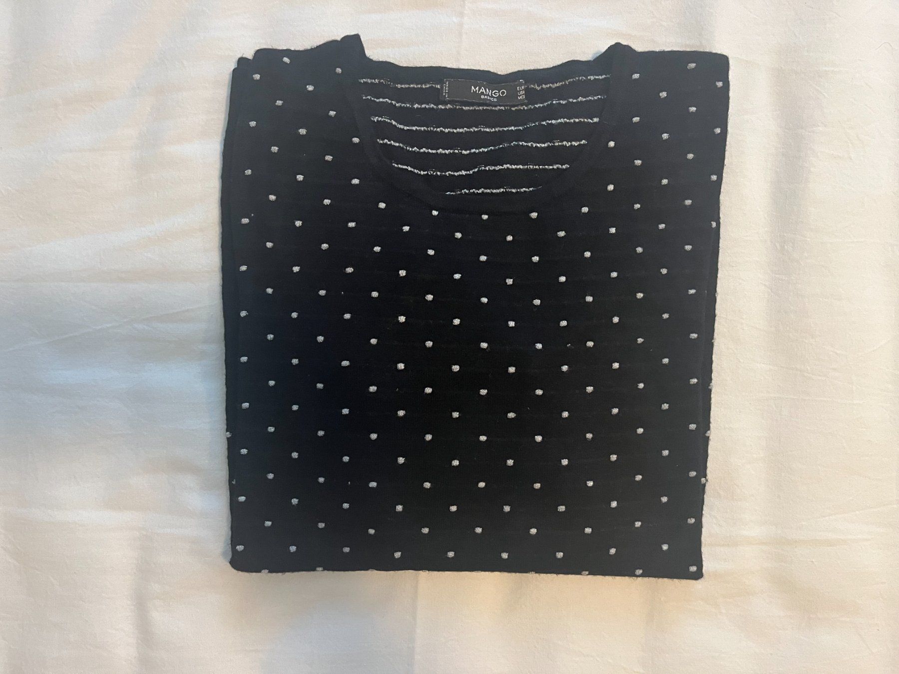 Mango Pullover & Sweatshirts: Damen Pullover Mango Grösse M Farbe schwarz gepunkt – Gebraucht aus Jona von Flexer02