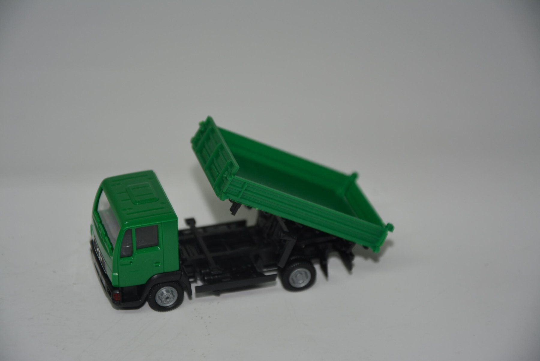 Herpa Modellbausätze & Standmodelle: MAN L2000 Kipper , Herpa 142205 , 1:87 – Neu und originalverpackt aus Goldach von Feivel9 2