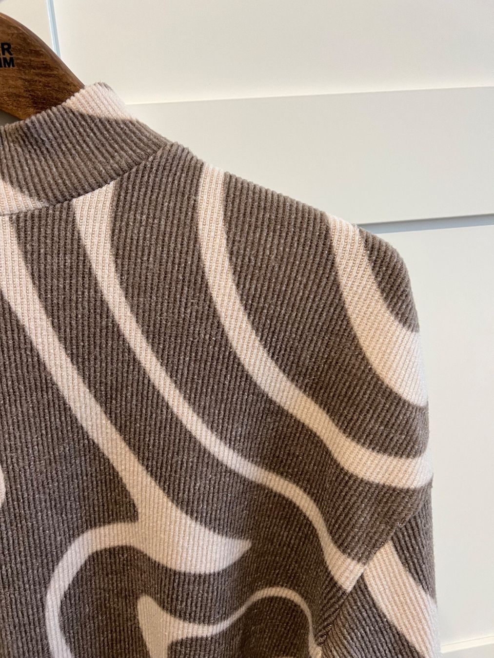Maglioni & Felpe: Trendiger Pullover mit Zebra-Muster, Grösse XS – Usato da Wittenbach venduto da DGB_xoxo 1