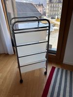 kleines, handliches Rollmöbel