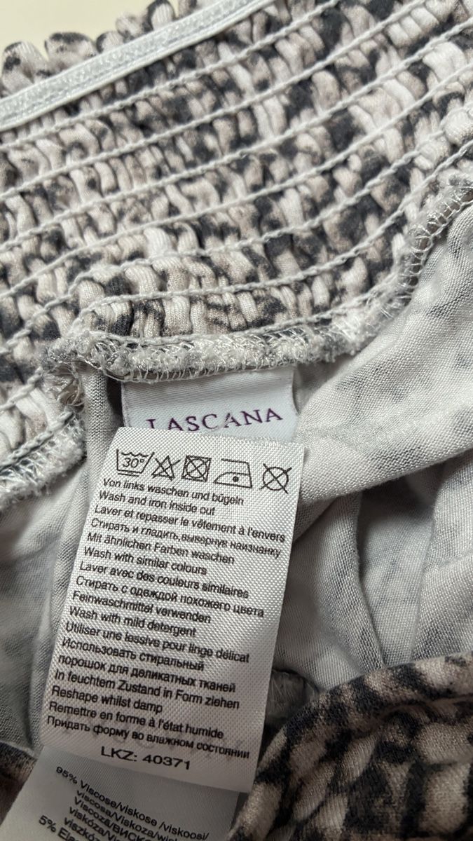 Lascana Leggings: Lascana Hose mit Schlangenprint Grösse 42 – Gebraucht aus Reinach BL von santrian 2