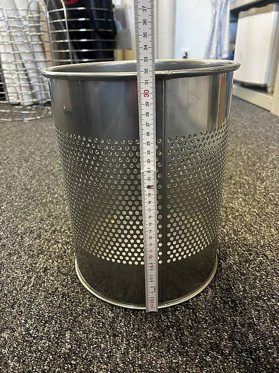 Poubelles: Abfalleimer zu verkaufen  – D'occasion à Holzhäusern ZG par Suki0308 1