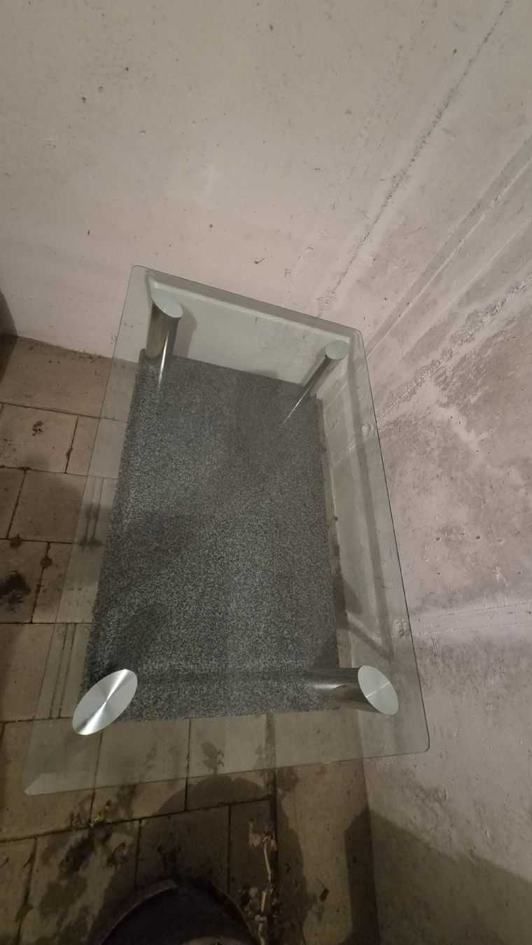Tavoli: Glas Couchtisch mit Steinplatte – Nuovo (secondo la descrizione) da Benken ZH venduto da Jenny.Z 2