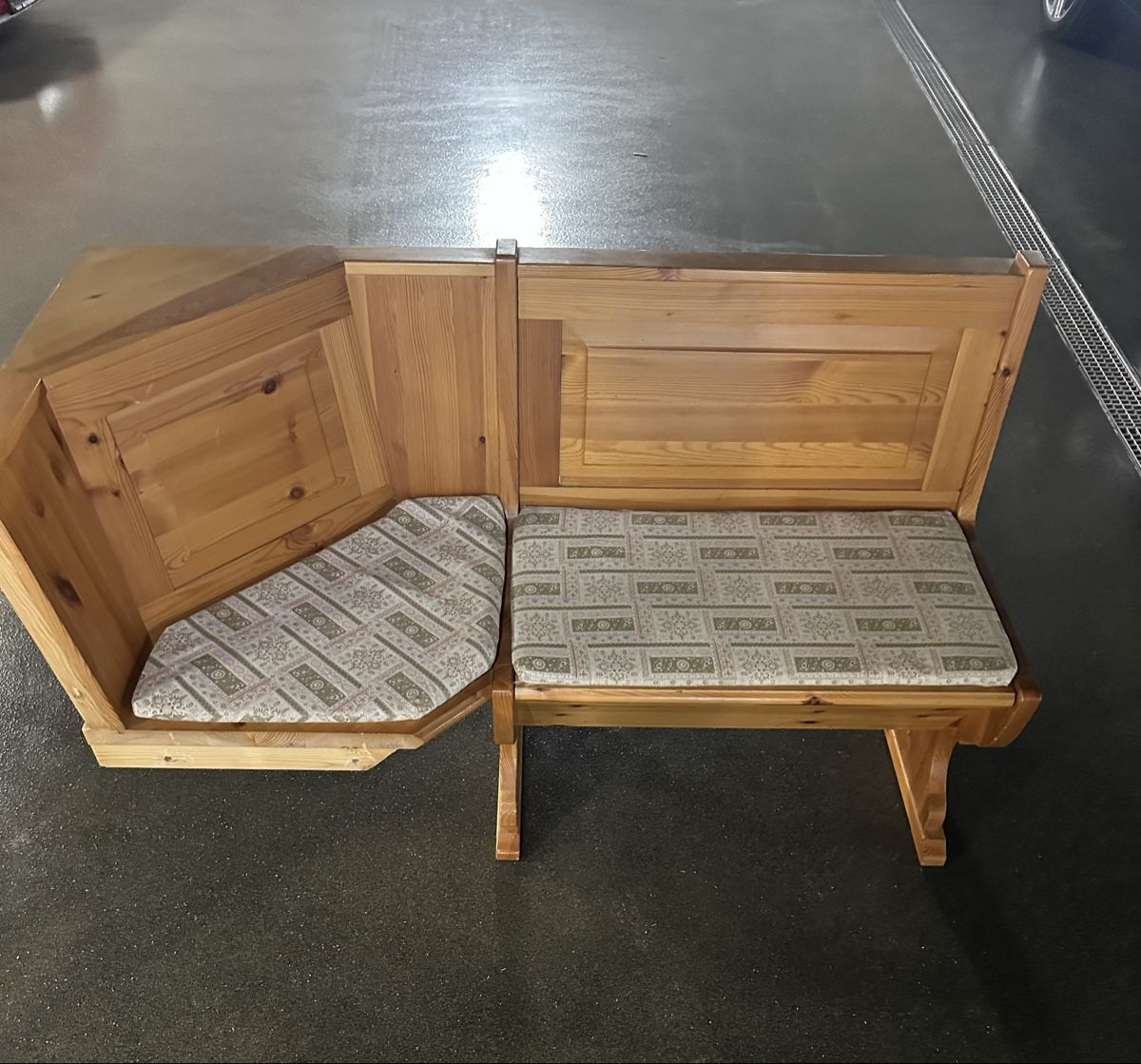 Tables: Eckbank mit Tisch – D'occasion à Hergiswil NW par Ilagos 6