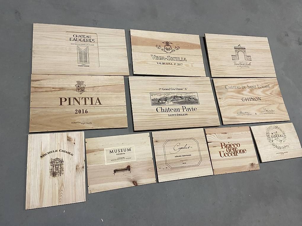 Articoli in legno: Weinkistendeckel Weinkistenbretter – Usato da Leuzigen venduto da Doppelrad 1